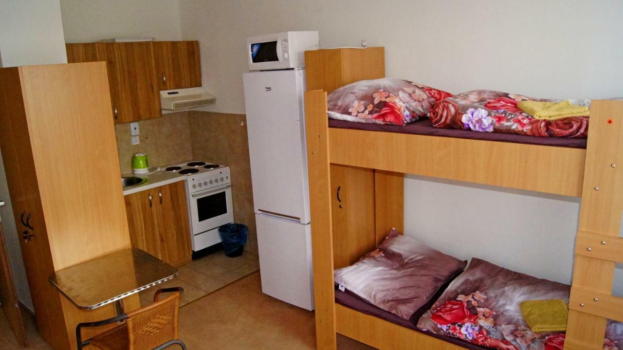 Хостел Km House Cerny Most Прага Экстерьер фото