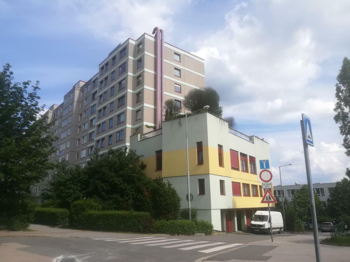 Хостел Km House Cerny Most Прага Экстерьер фото
