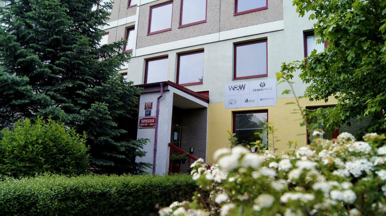 Хостел Km House Cerny Most Прага Экстерьер фото